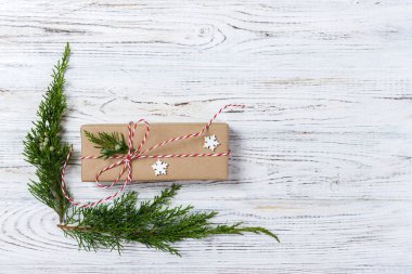 Arka plan, Noel ve yeni yıl düz kompozisyon Xmas süslemeleri ve çam dalları, düz yatıyordu yapılmış