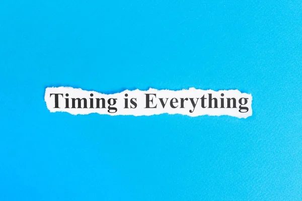 Timing is Everything text on paper. Word Timing is Everything on torn paper. Concept Image — Stock Photo, Image