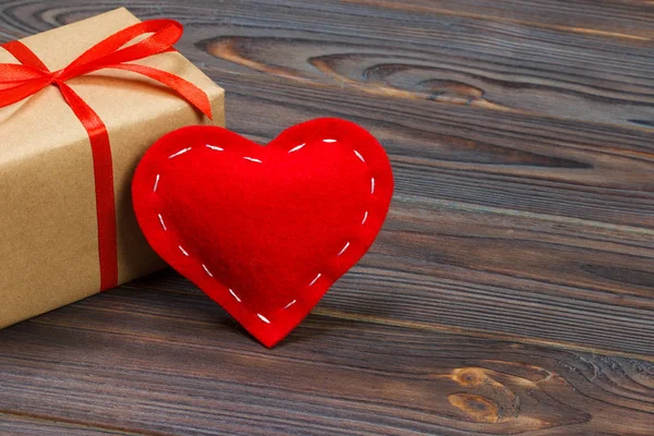 Подарки на день святого Валентина с копировальным местом — стоковое фото