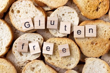 arka plan üzerinde gluten ücretsiz metinden çok küçük yuvarlak Peksimet. Üstten Görünüm