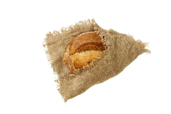 Pane nero di segale appetitoso, su sacco Isolato — Foto Stock