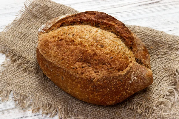 Γκρο πλαν, παραδοσιακό φρέσκο ψωμί. το Top view — Φωτογραφία Αρχείου