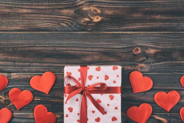 Sevgililer Günü ya da diğer tatil hediyeleri.