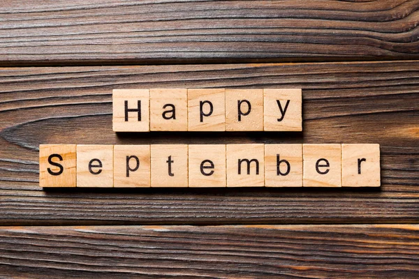 Χαρούμενη Λέξη Του Σεπτέμβρη Γραμμένη Στο Ξύλο Ευτυχισμένο Κείμενο Σεπτεμβρίου — Φωτογραφία Αρχείου