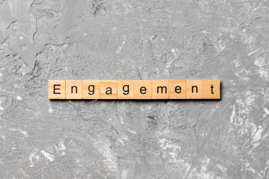 nişan kelime ahşap blok üzerinde yazılı. nişan metin tablo, kavram.