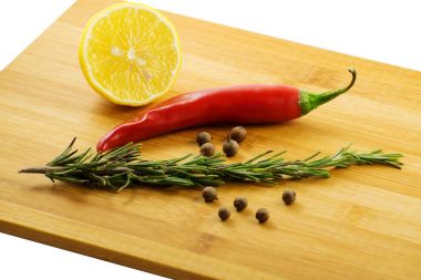 Ana yemek için taze malzemeler