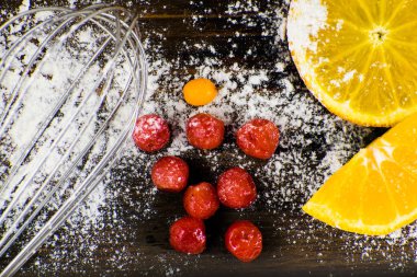 Yemek. Noel pişirme: un sapılmak donmuş bir kara tahta üzerinde yapılan köknar ağacı.