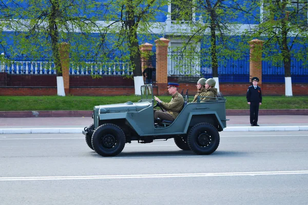Yoshkar-Ola, Ρωσία-Μάιος 9, 2016. Στρατιωτικός εξοπλισμός του ρωσικού στρατού. Παρέλαση νίκη. — Φωτογραφία Αρχείου