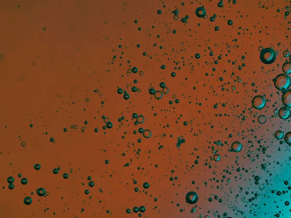 Bule Suflare Într Substanță Dură Fundal Colorat — Fotografie, imagine de stoc