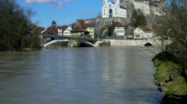Aarburg, İsviçre 'nin Aargau kantonundaki Zofingen bölgesinde tarihi bir kasaba..