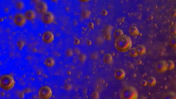 bulles scintillantes soufflant dans une substance dure 