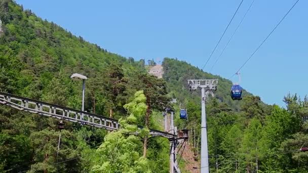 Low Angle View Cable Car Green Mountains Sunny Day — Stock Video