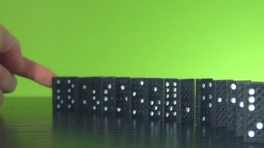 Devamlı bir domino taşı itin.