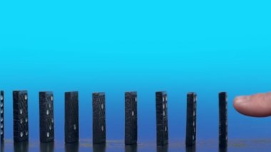 Devamlı bir domino taşı itin.
