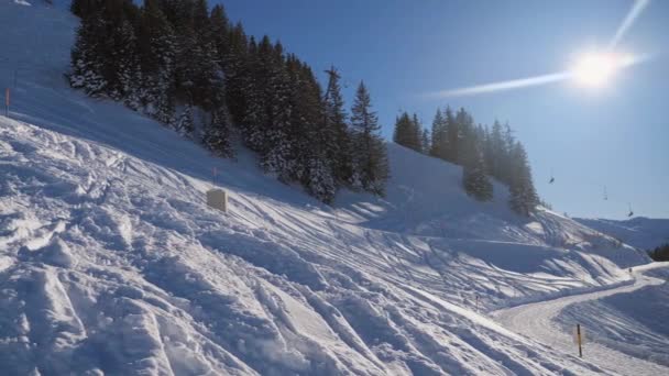 Berglandschaft Mit Verschneiten Gipfeln — Stockvideo