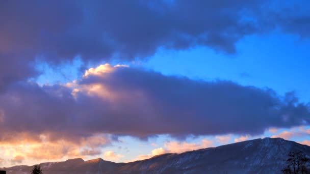 Paesaggio Incredibile Con Montagne Panoramiche Nuvole Nel Cielo — Video Stock
