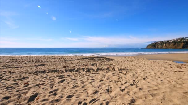 Increíble Vista Natural Playa Arena Mar Azul Hermoso Día Soleado — Vídeo de stock
