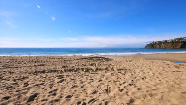 Fantastisk Naturlig Utsikt Över Sandstranden Och Vackra Blå Havet Solig — Stockvideo