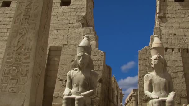 Vista Ángulo Bajo Arquitectura Antigua Famoso Luxor Egipto — Vídeos de Stock