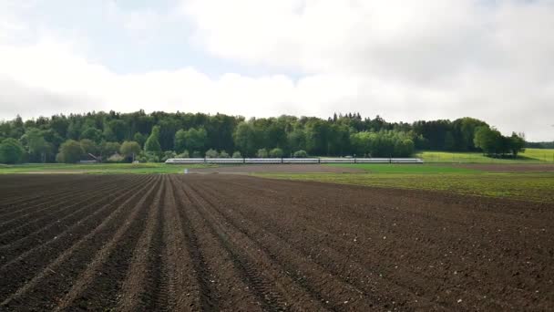 Tren Suizo Que Pasa Verdes Colinas Suiza Concepto Viaje Europa — Vídeo de stock