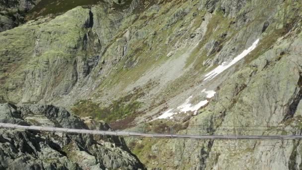 Antenn Utsikt Över Fantastiska Bergslandskap Trift Glacier Triftgletscher Schweiz — Stockvideo