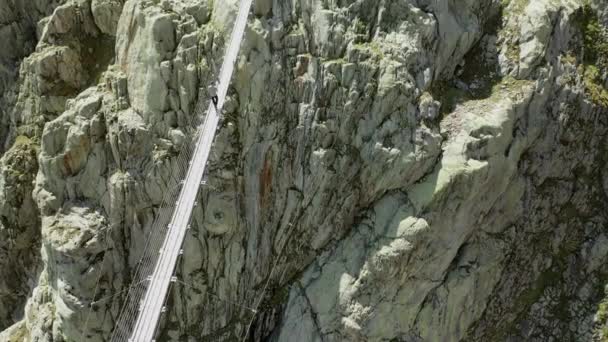 Vanuit Lucht Uitzicht Het Prachtige Berglandschap Bij Trift Gletscher Zwitserland — Stockvideo