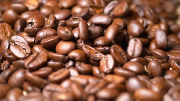 Närbild Rostade Bruna Kaffebönor — Stockvideo