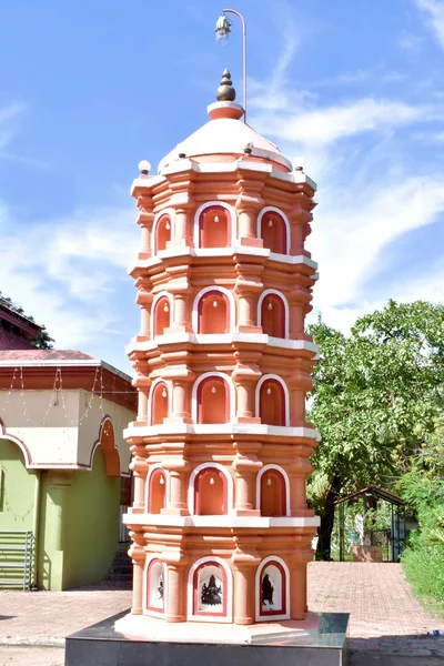 Gyönyörű szerkezete egy hindu templom Goa, India — Stock Fotó