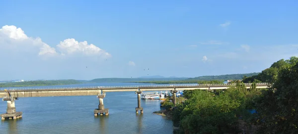 Pont sur la rivière à goa, Inde — Photo