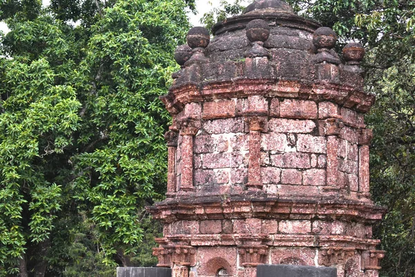 Un antiguo templo marrón en la India — Foto de Stock