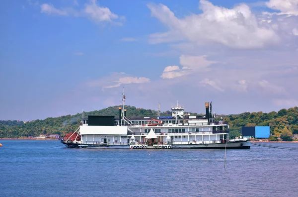 River Casino ship in Goa River — Stock Photo, Image