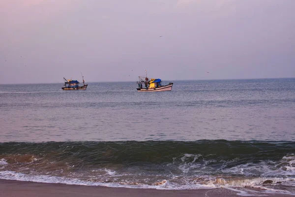 Due Barche Ritorno Dal Mare Dopo Pesca — Foto Stock