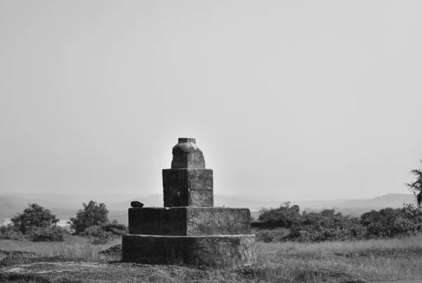 Goa Daki Taş Bir Yapının Siyah Beyaz Görüntüsü — Stok fotoğraf