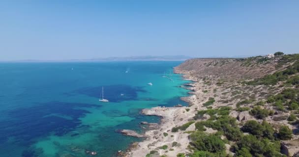 Drone Flygning Vid Middagssol Över Palma Mallorca Efter Bil Coast — Stockvideo