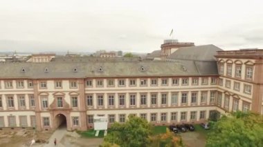 Mannheim Üniversitesi Kalesi üzerindeki İHA uçağı 4K 'da vuruldu.