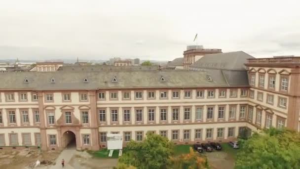 Dron Let Nad Mannheim University Hrad Zastřelen — Stock video