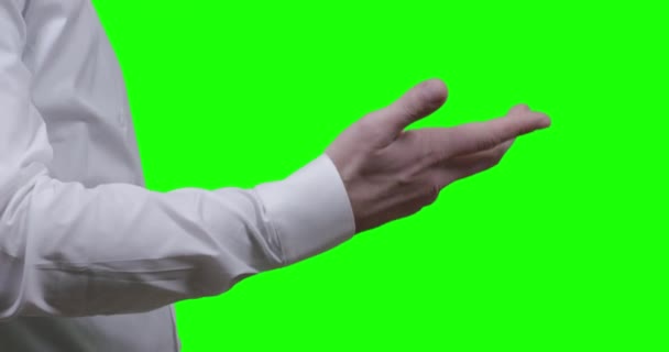 Muž Bílé Košili Gesto Rukama Zelenou Obrazovkou Pozadí — Stock video