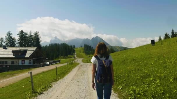Salzburgerland Austria Young Woman Hiking Mountain Beautiful Landscape Slow Motion — 비디오
