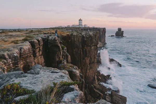 Lighthouse Edge Cliff Big Ocean Waves Crash Rock Peniche Portugal — Stock Photo, Image