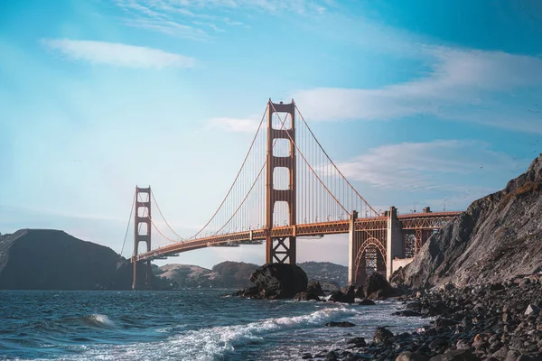 San Francisco Sahil Tarafındaki Golden Gate Köprüsü — Stok fotoğraf