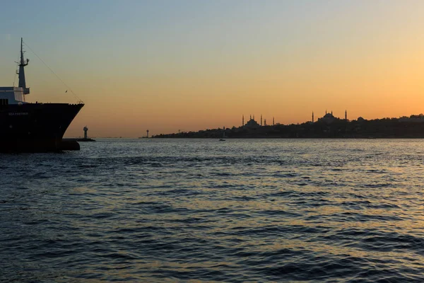 Siluetas Clásicas Mezquitas Estambul Por Noche —  Fotos de Stock