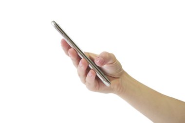 Elinde yeni akıllı telefonu olan bir kadın.