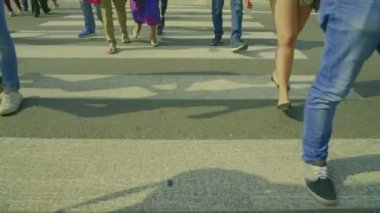 İnsanlar Arasında Yürümek