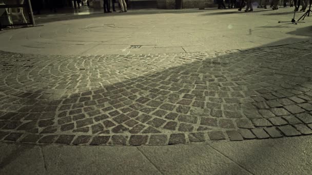 在广场上行走的人 — 图库视频影像