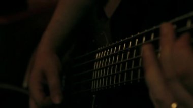 bas gitar yakın çekim