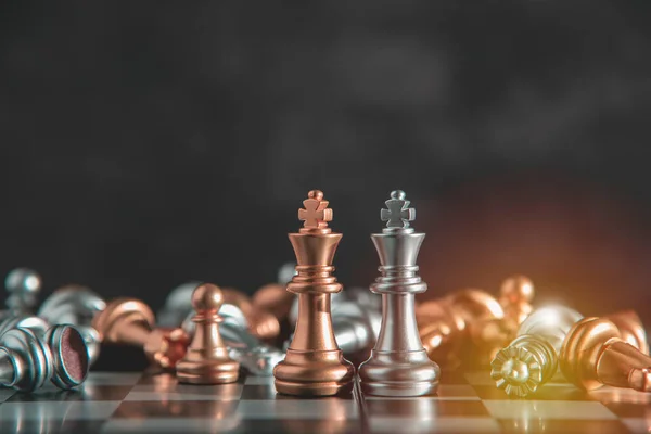 Chess is standing in the middle of the chess battle, losing to play in order to succeed in the competition. Marketing planning concepts, management strategies or leadership