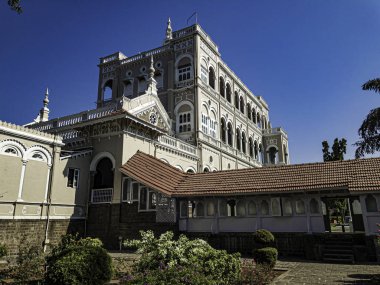 Pune India 'daki Ağa Han Sarayı. Ağa Han Sarayı 1892 yılında Sultan Muhammed Şah Ağa tarafından inşa edilmiştir..
