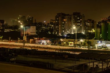 Pune India 'da gece manzarası.