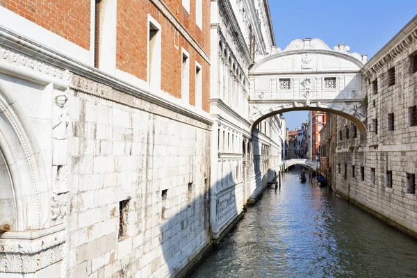 Venedik sighs Köprüsü — Stok fotoğraf