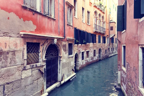 İtalya, Venedik 'te bir kanal manzarası — Stok fotoğraf